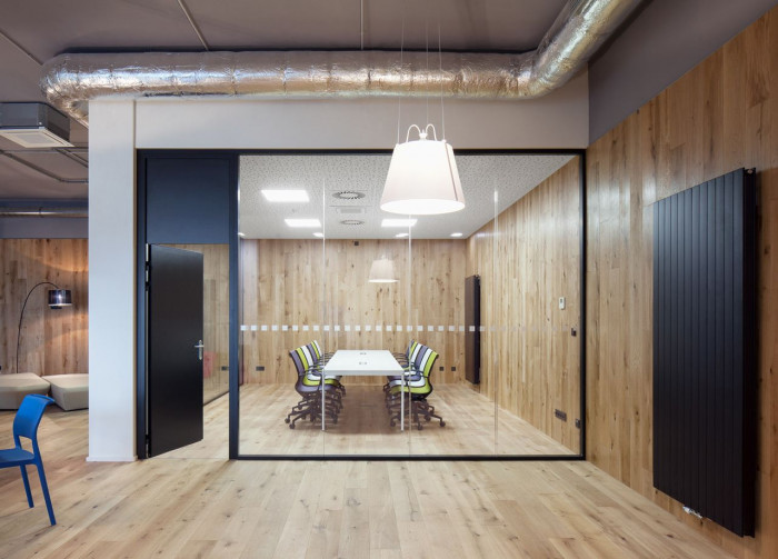 ov-a, Rekonstrukce a dostavba administrativní budovy Verona – foto