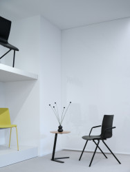 Nově zrekonstruovaný showroom LD Seating v pražském Karlíně od studia archicraft