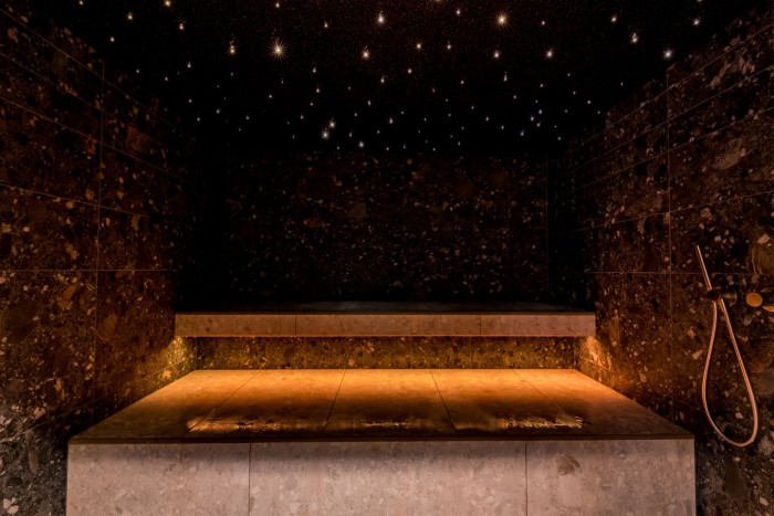 Interiér parní kabiny v Centru sportu a zdraví OMEGA v Olomouci