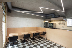 Bistro a rotisserie Kro Kitchen, NEUHÄUSL HUNAL