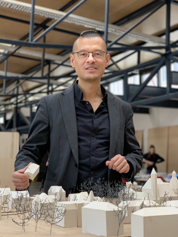 Osamu Okamura - člen poroty architektonické soutěže na návrh národního pavilonu EXPO 2025