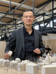 Osamu Okamura - člen poroty architektonické soutěže na návrh národního pavilonu EXPO 2025