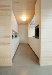 Červený dům z betonu v Lillehammeru, Sanden + Hodnekvam Architects/ John Sanden, Ingvild Hodnekvam, Anders Bjørneseth.