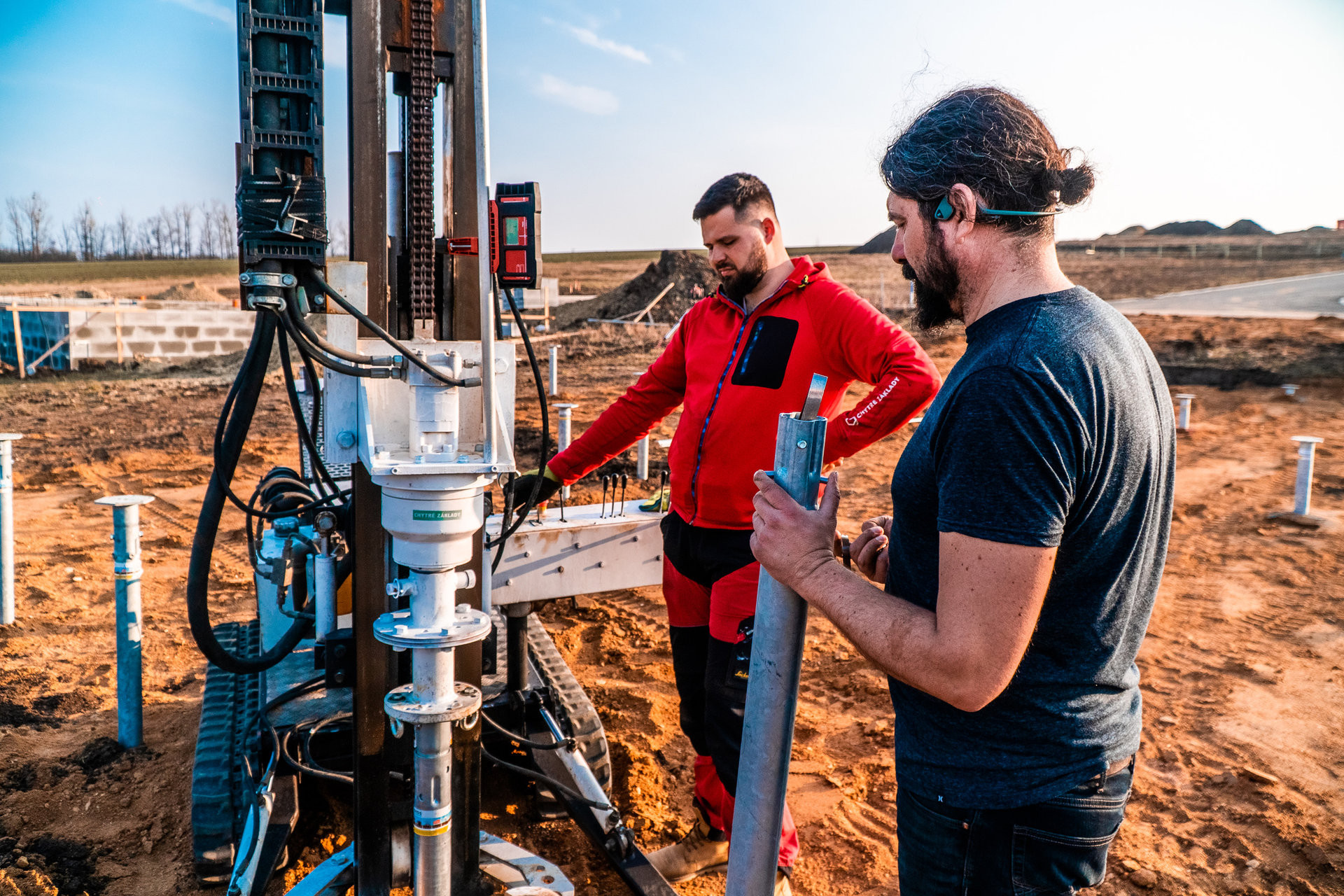 Zakládání dřevostaveb na zemních vrutech