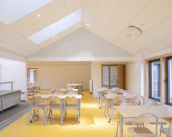 Škola ve francouzském Josnes od studia FAUN