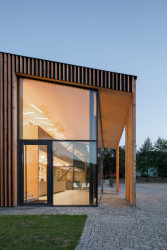 Informační centrum Trojanovice od Kamil Mrva Architects