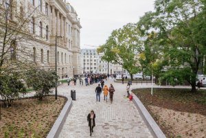 Krajinářský architekt Ondřej Fous pohovoří o realizaci veřejného prostoru Národního muzea v Praze, na kterém se podílel.