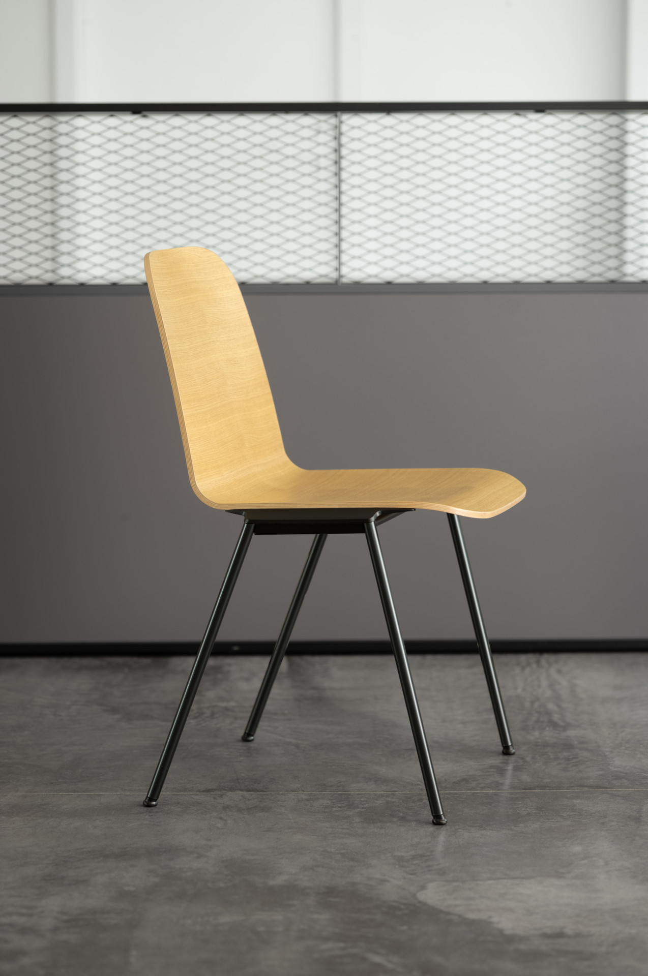 Elegantní, praktická a pohodlná židle puc od Wiesner-Hager