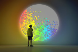 Signal Festival vstupuje do druhé dekády své existence. Spojuje historické kulisy milované Prahy s nejnovějšími technologiemi a současnými společenskými tématy