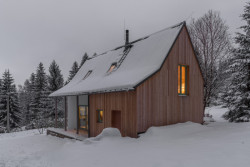 Chata v Jizerských horách od architektky Kateřiny Margoldové