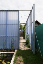 Dům v domě, PLURAL, Foto