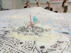 Výstava využití olomouckého opevnění od studentů brněnské architektury.