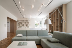 "Hnízda" porcelánových vypínačů a ovládacích prvků Decento od ABB odkazují k první republice. (Rekonstrukce prvorepublikové vily v Brně, Atel!er )