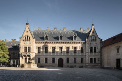 Novogotické Nové probošství je znovu v plné kráse.