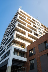 Průmyslový areál v Hloubětíně se po sto letech mění na rezidenční čtvrť s občanskou vybaveností. Za jeho návrhem stojí studio LOXIA a architektonický tým Central Group.