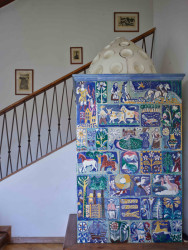 Výstava ve Winternitzově vile představuje soubor chat architektů Františka Cubra a Zdeňka Pokorného na přehradě Seč