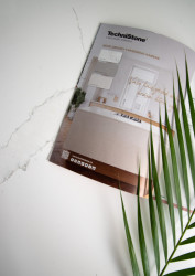 Přední výrobce tvrzeného kamene Technistone představuje novinky pro jaro 2023 se vzory inspirovanými mramorem: na obrázku dekor Calacatta Serchio