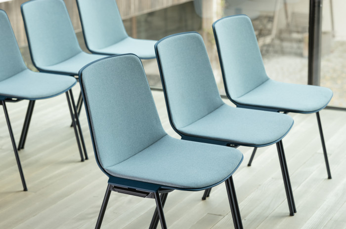 Svoje využití najde židle puc v nejrůznějších typech prostorů.