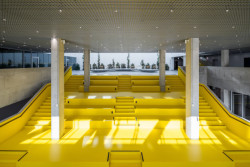 Architektonické studio Kuryłowicz & Associates realizovali ve Varšavě novou budovu Fakulty aplikované lingvistiky a moderních jazyků Varšavské univerzity