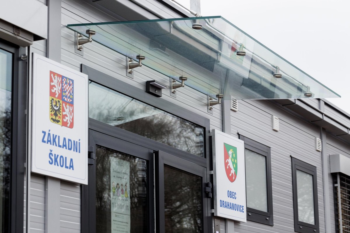 Společnost KOMA realizovala dočasnou základní školu v Drahanovicích v Olomouckém kraji.