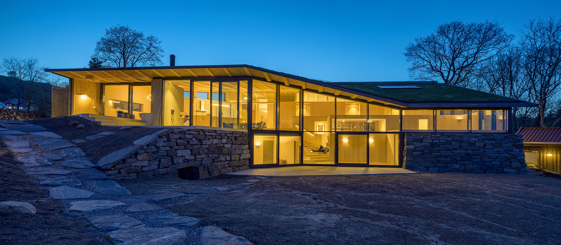 Na ostrově Finnøy vyrostl dům s výhledy na oceán. Navrhla ho architektonická kancelář Helen & Hard.