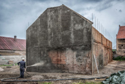 Nanášení základní vrstvy stříkaného betonu