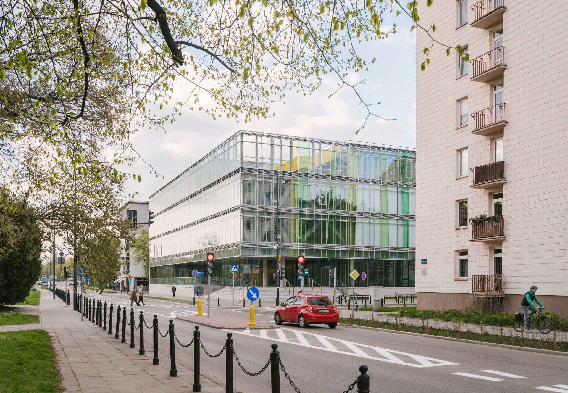 Architektonické studio Kuryłowicz & Associates realizovali ve Varšavě novou budovu Fakulty aplikované lingvistiky a moderních jazyků Varšavské univerzity