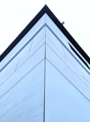 Rodinný dům s keramickou fasádou FRONTEK (Rekonstrukce domu na Vysočině)