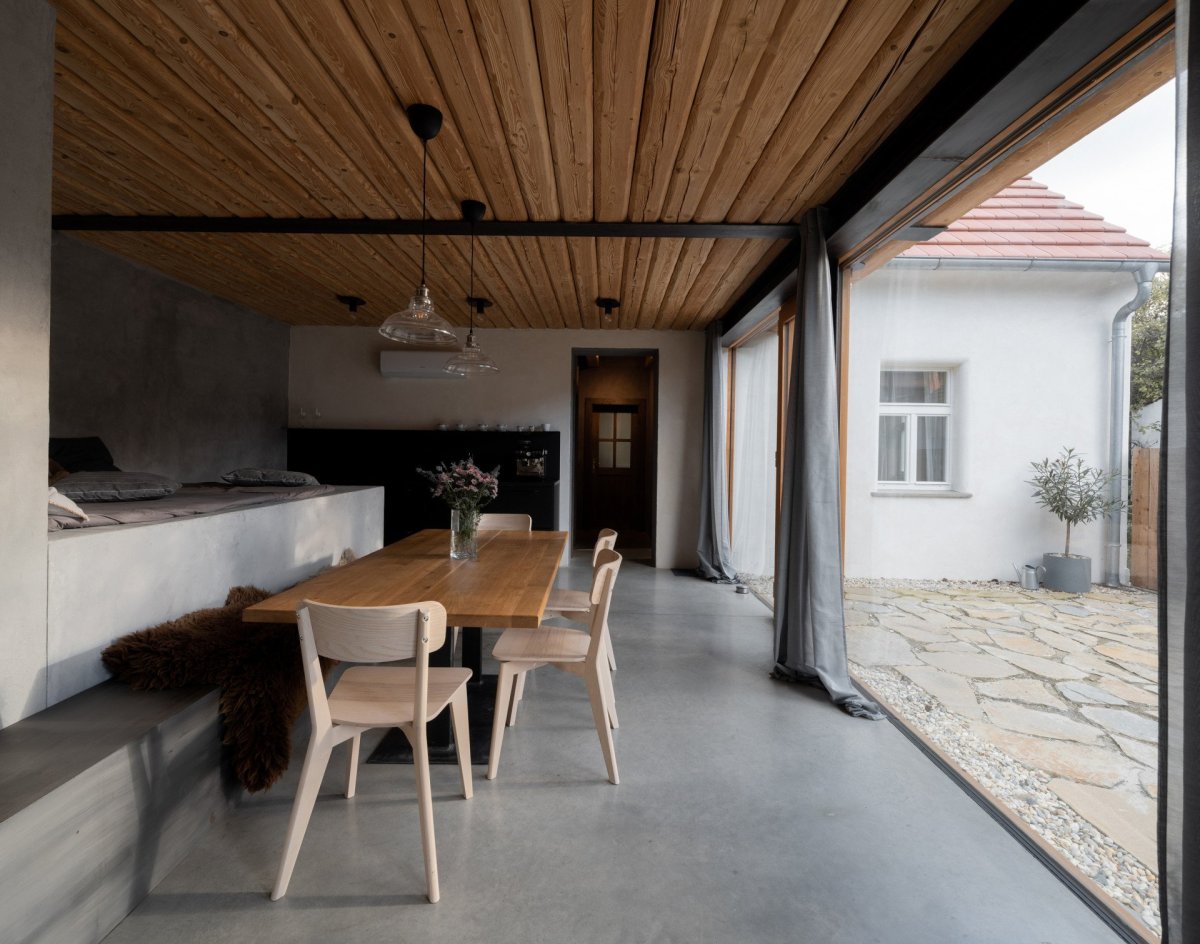 Víkendový dům v Bukovanech od studia SENAA architekti