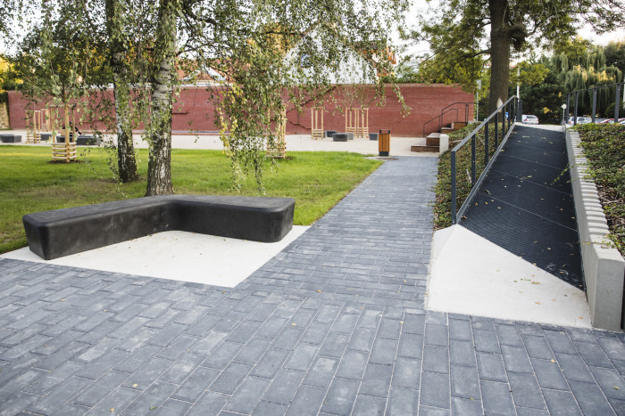 Husův park v Praze-Čakovicích, Land05. Foto: Filip Jandourek