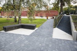 Husův park v Praze-Čakovicích, Land05. Foto: Filip Jandourek