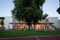 SOKEC v Hrušovanech u Brna, caraa.cz/Atelier KAVA: Celý areál je postaven na možnosti vzájemně propojovat nebo naopak izolovat jednotlivé prostory