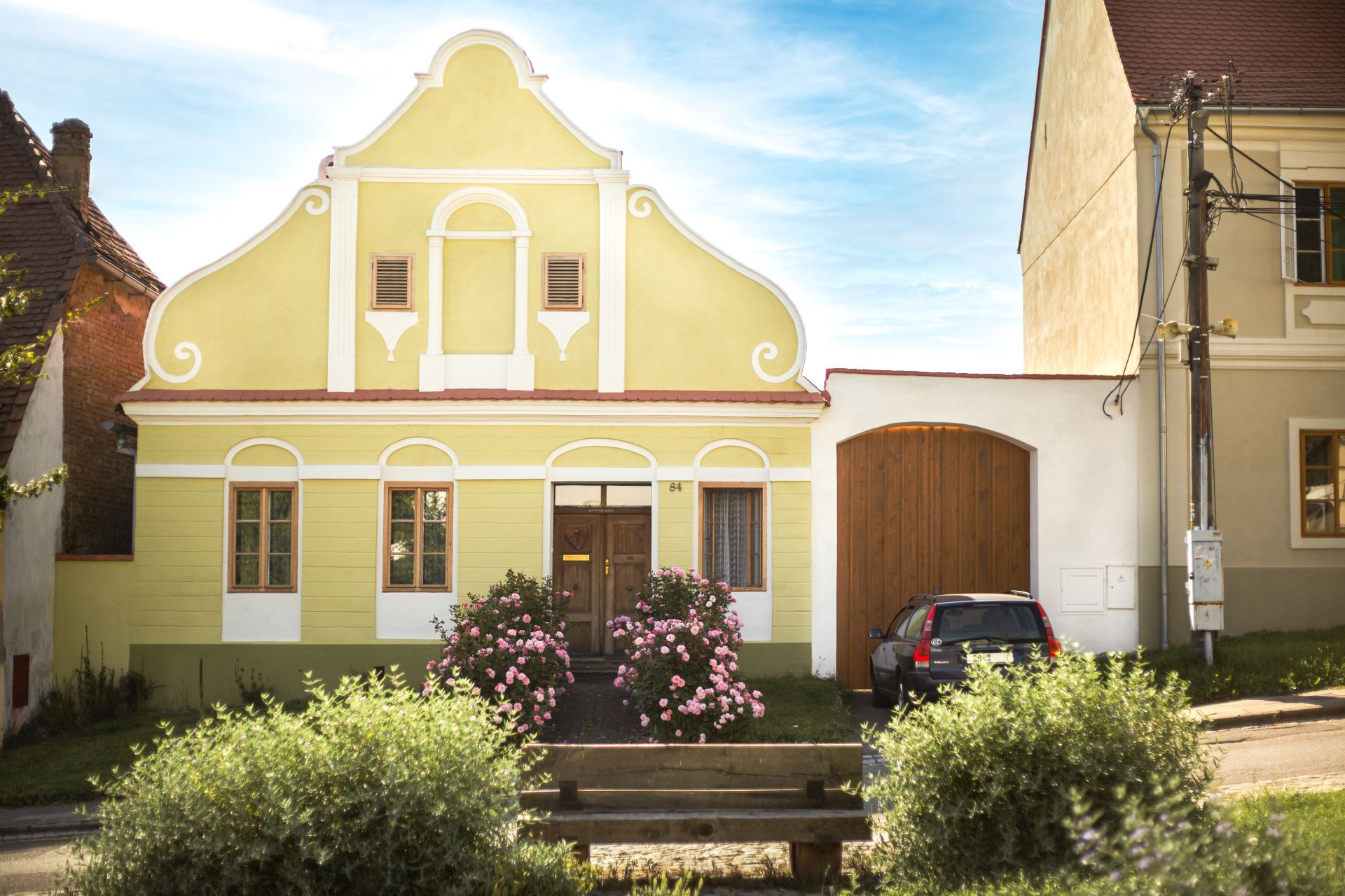 Hlinaři provádějí rekonstrukce nařpíklad i venkovských stavení.