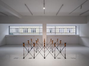 Uvnitř nových ateliérů (Přístavba Pedagogické fakulty Masarykovy univerzity v Brně, studio dílna)