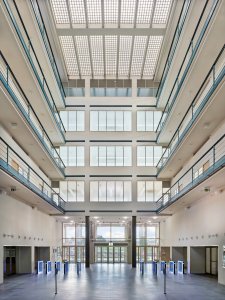 Budova Elektrických podniků v Praze-Holešovicích po rekonstrukci od studia TaK Architects