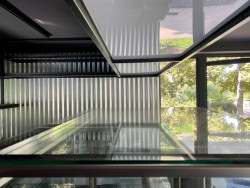 Kavárna Kontejner na Ortenově náměstí od Collarch studia