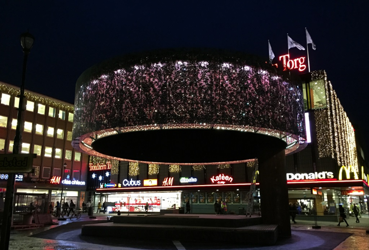 Buben na náměstí, Trondheim, Norsko