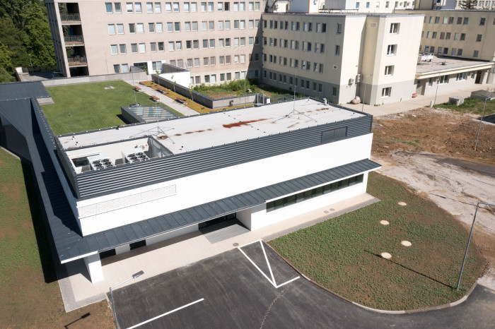 Na nemocnici v Bojanovicích byly použité tvárnice Ytong, Silka a příčkovky Ytong. (Urgentní příjem v Nemocnici s poliklinikou Prievidza se sídlem v Bojnicích; Autory projektu byly Marek Jablonský a Stanislav Majcher ze společnosti ARCHICO)