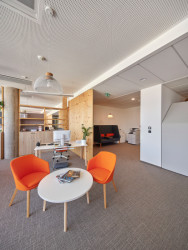 Studio SCHINDLER SEKO ARCHITEKTI navrhlo novou administrativní budovu DOCK IN FOUR na rozhraní Karlína a Libně