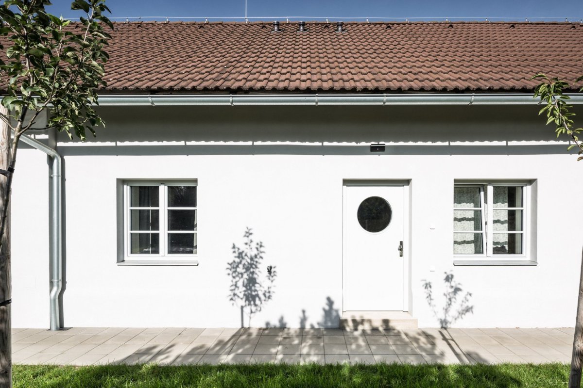 Rekonstrukce rodinného domu v Kolovratech, OTA ateliér (Tomáš Henel, Ondřej Fiala)