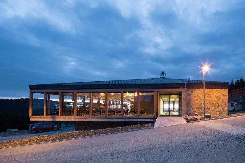 Výstupní stanice lanové dráhy na Pustevnách od Kamil Mrva Architects