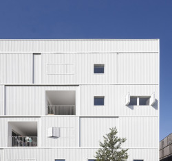 Carre Lumiere, LAN Architecture