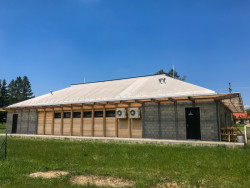 Samoobsluha v Seči od Žalský architekt