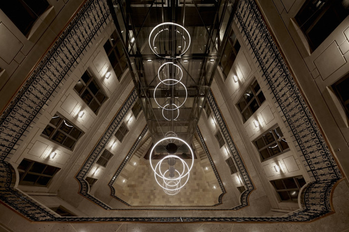 Central Offices Budapest, svítidla Indi