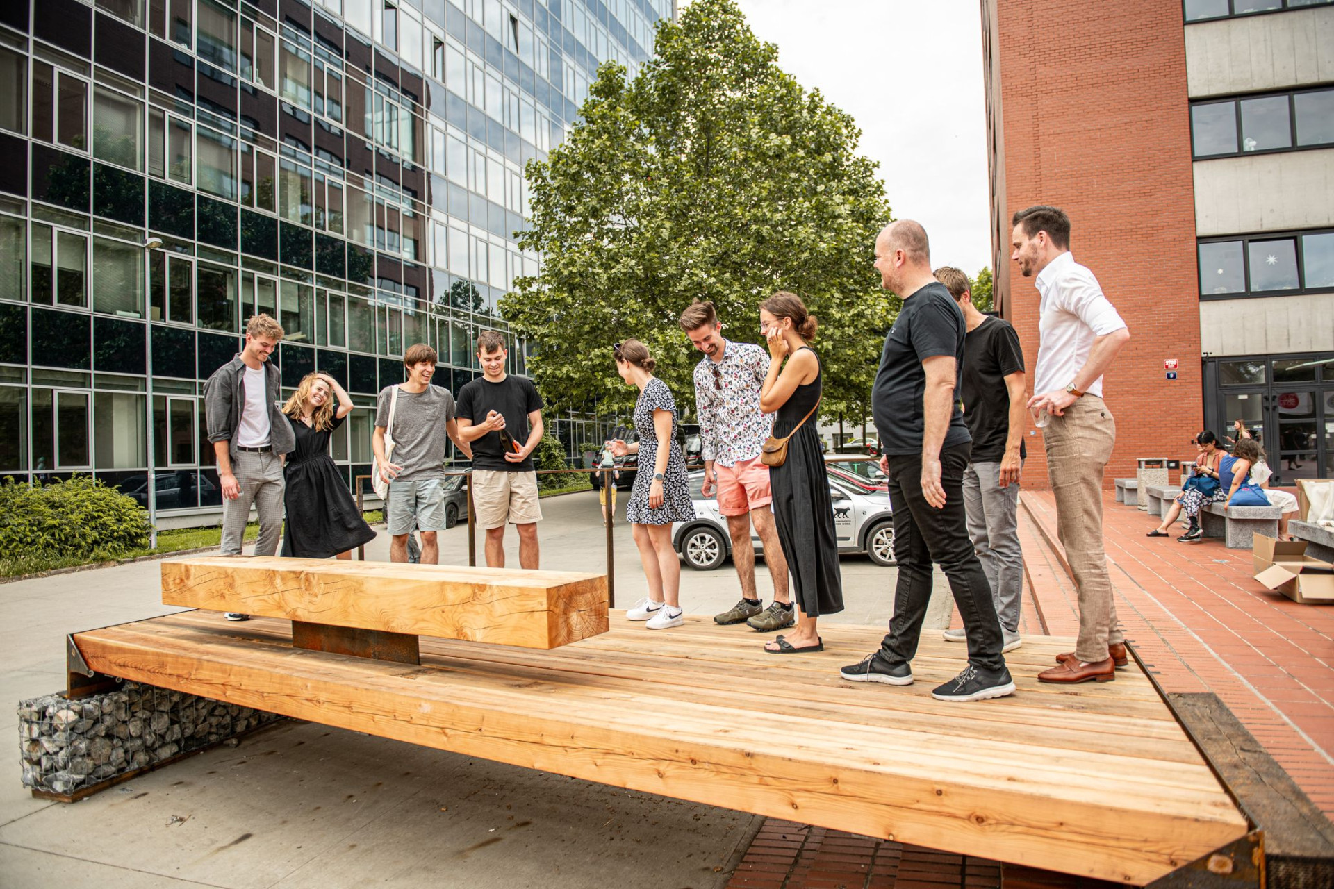 Studenti architektury ČVUT v Praze realizovali lávky do Krkonoš