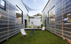 Petr Stolín Architekt dokončili ZEN Houses v roce 2015. Od té doby tu jeho tvůrci spokojeně bydlí.