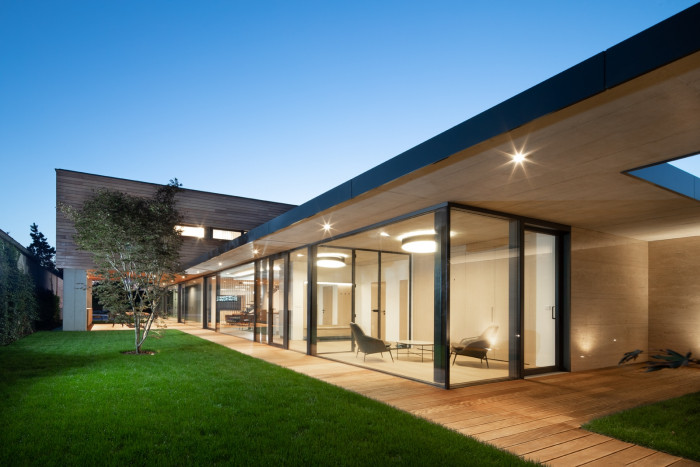 Rodinný dům v Průhonicích od Kamil Mrva Architects