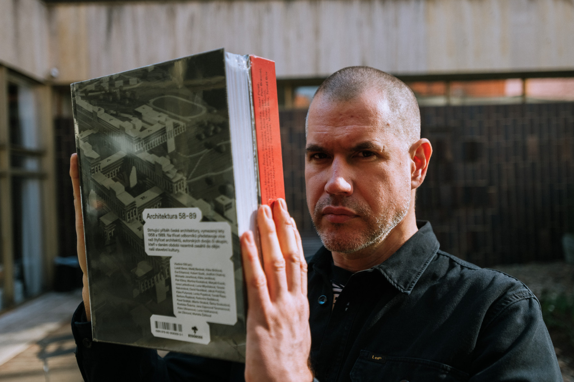 Vychází obsáhlá dvousvazková kniha věnovaná poválečné architektuře Architektura 58-89