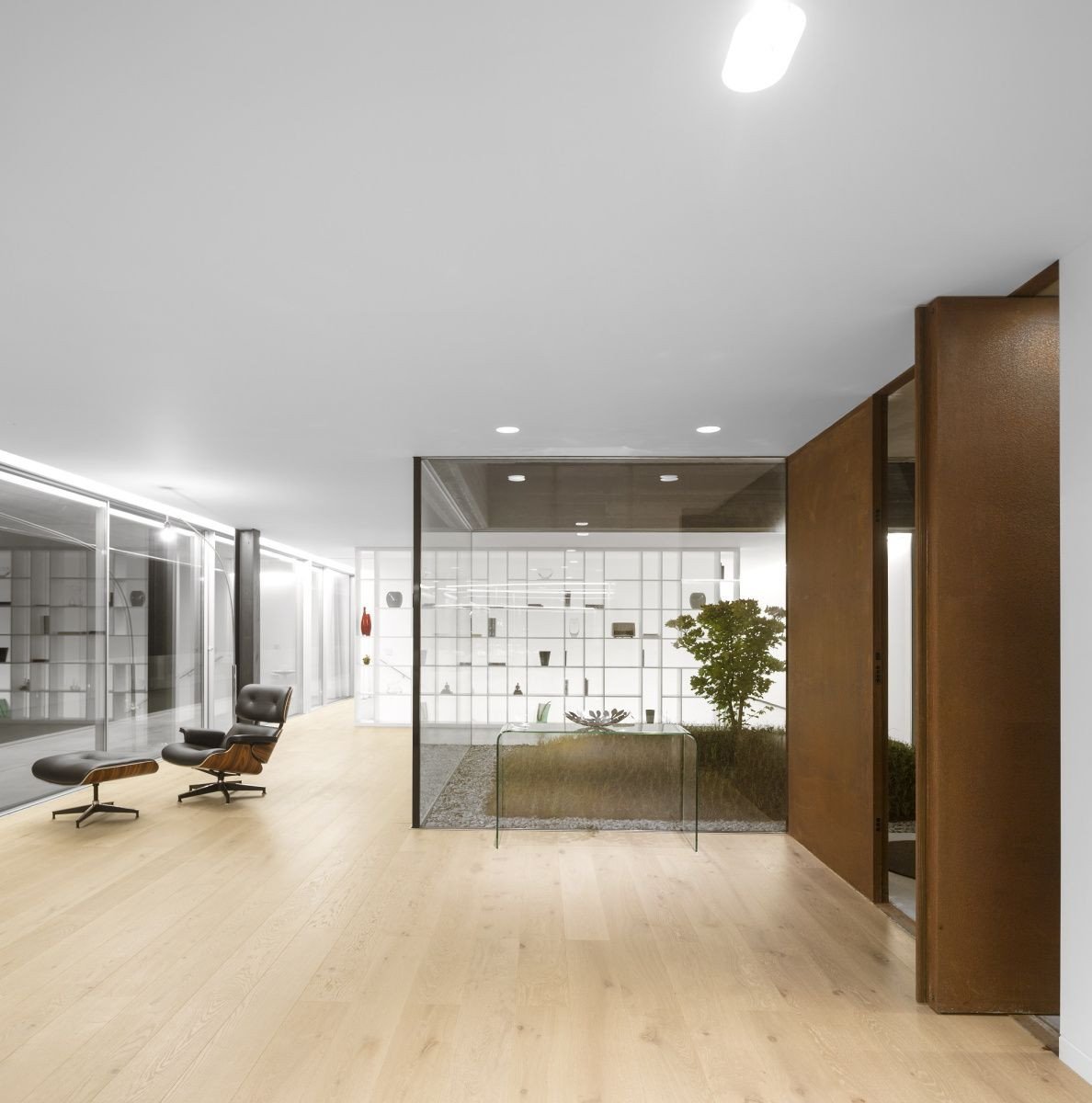 Sambade House, Spaceworkers