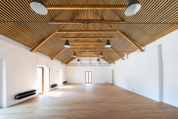 Rekonstrukce hospody se sálem v Máslovicích, Bod Architekti